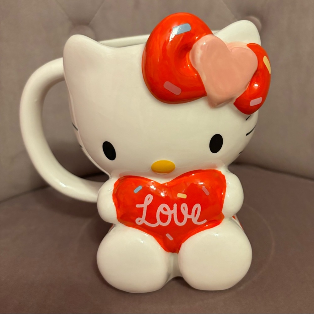 Hello Kitty - Picture 2 of 5